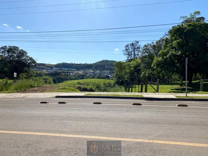 ÁREA PARA EMPRESA: 1ª foto da galeria de imagens do imóvel