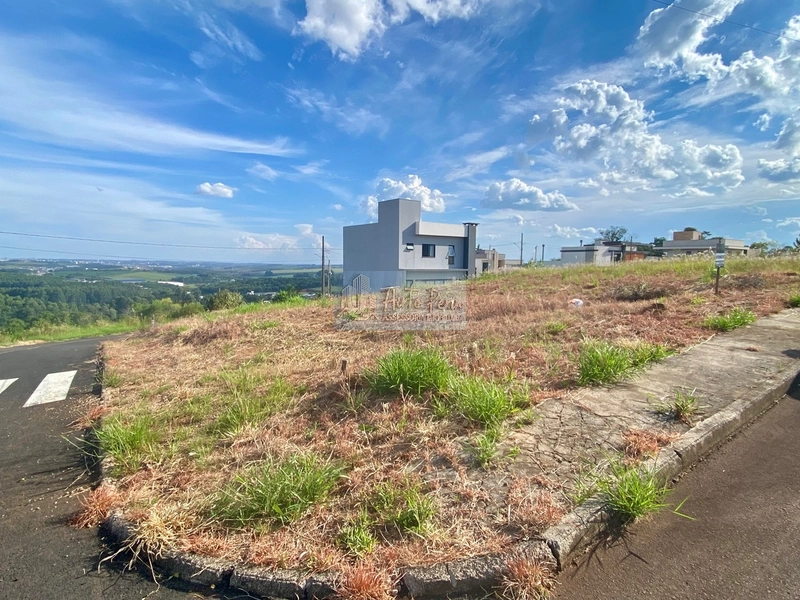 Terreno de esquina no Mirante do Trevo: 2ª foto da galeria de imagens do imóvel