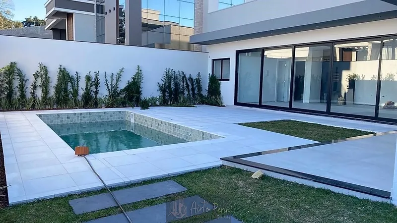 Casa 3 pavimentos com elevador: 2ª foto da galeria de imagens do imóvel