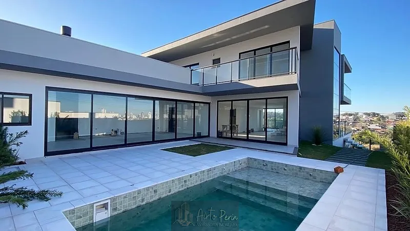Casa 3 pavimentos com elevador: 1ª foto da galeria de imagens do imóvel