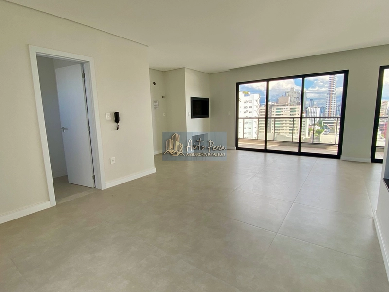 COBERTURA DUPLEX NO CENTRO: 2ª foto da galeria de imagens do imóvel