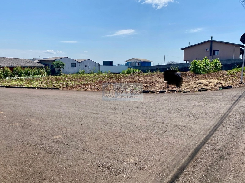 Terreno de esquina no Bairro Líder em Chapecó: 2ª foto da galeria de imagens do imóvel