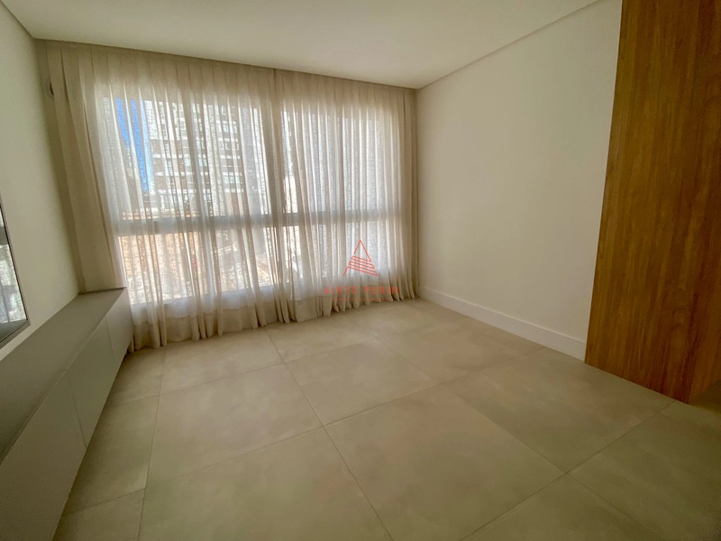 Apartamento mobiliado 3 suítes no Centro: 3ª foto da galeria de imagens do imóvel