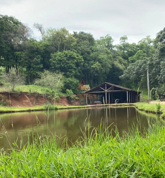 Chácara com açude em Chapecó: 1ª foto da galeria de imagens do imóvel
