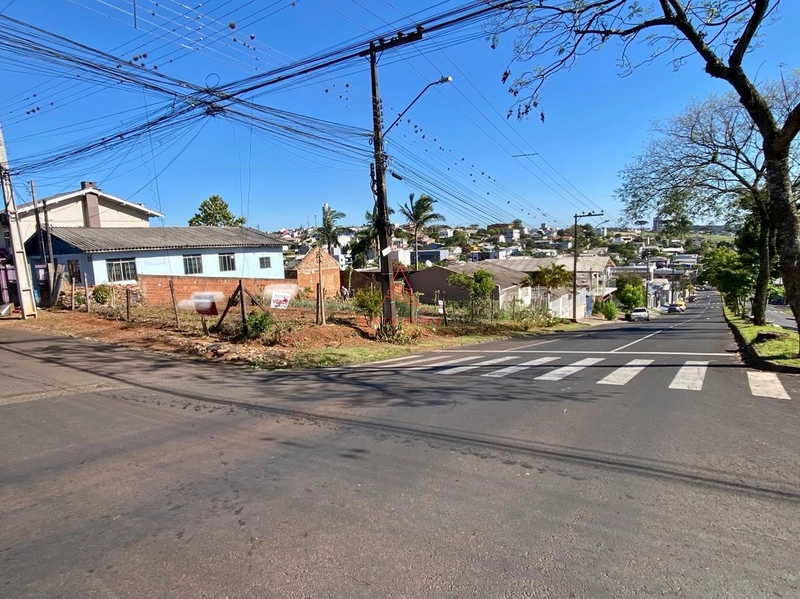 Terreno comercial de esquina em Chapecó: 3ª foto da galeria de imagens do imóvel