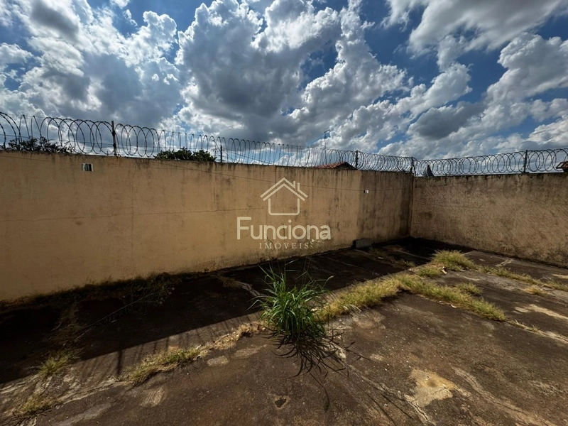 VENDE SE CASA IMPERADOR: 12ª foto da galeria de imagens do imóvel