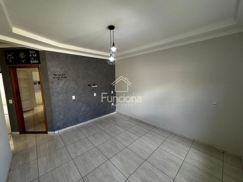 VENDE SE CASA IMPERADOR: 3ª foto da galeria de imagens do imóvel