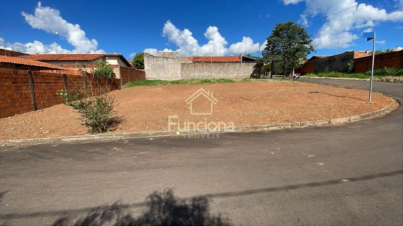 VENDE TERRENO IMPERADOR