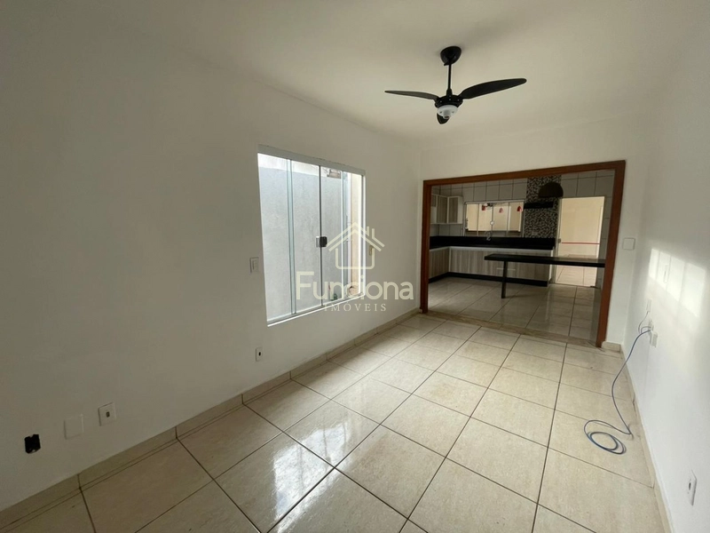 VENDE CASA COMERCIARIOS: 3ª foto da galeria de imagens do imóvel