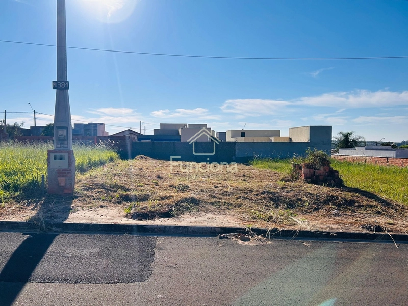 VENDE-SE TERRENO