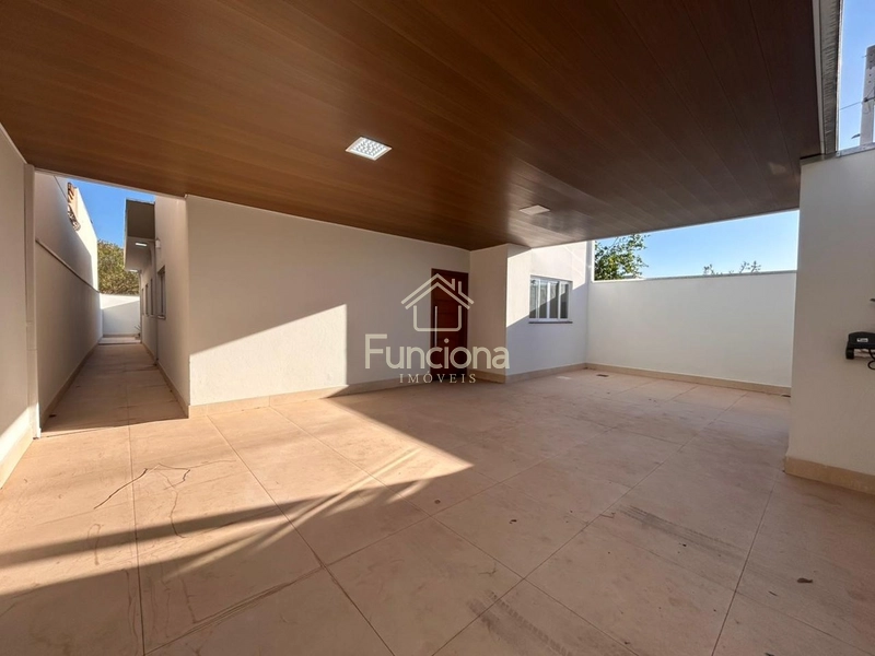 : 2ª foto da galeria de imagens do imóvel