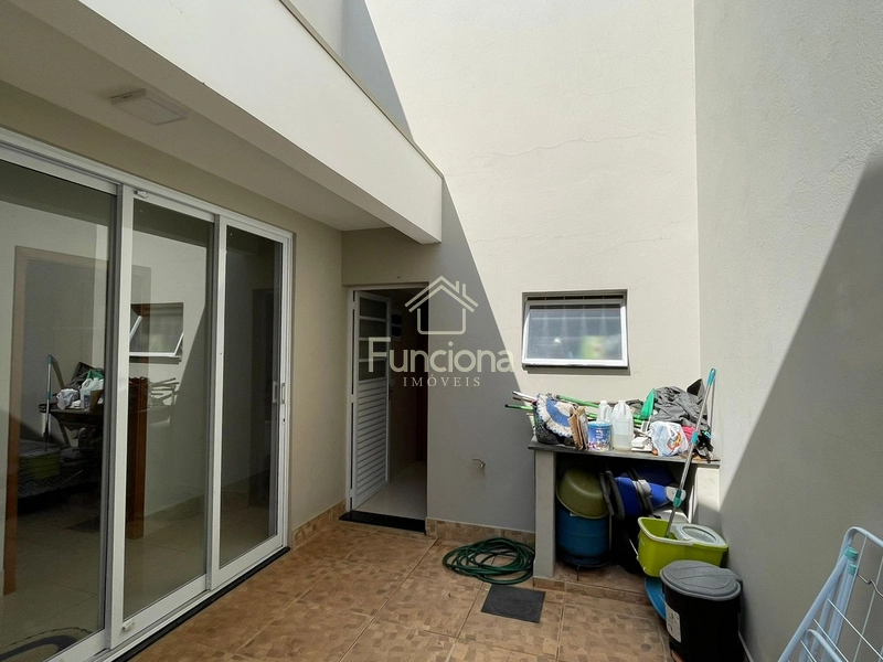 VENDE SE CASA JARDIM EUROPA: 12ª foto da galeria de imagens do imóvel