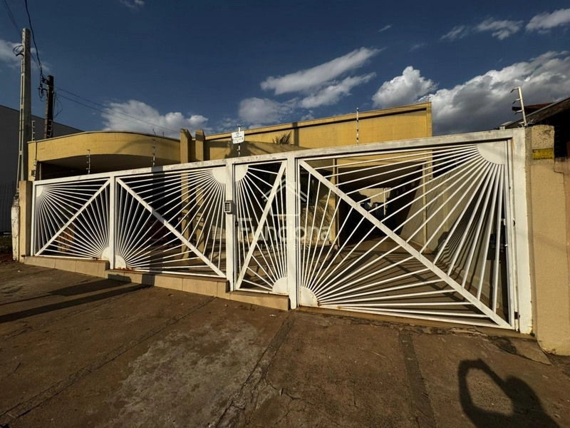 VENDE SE CASA LABIENOPOLIS