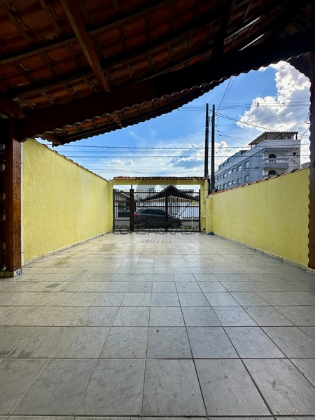 Casa com Piscina na Praia Grande no Bairro Maracanã.: 3ª foto da galeria de imagens do imóvel