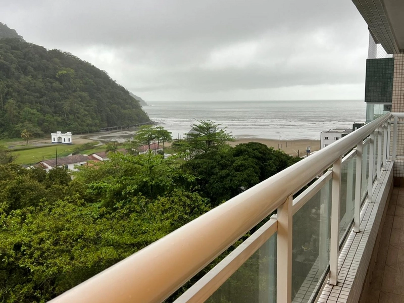 Apartamento na Praia Grande no bairro Canto do Forte.