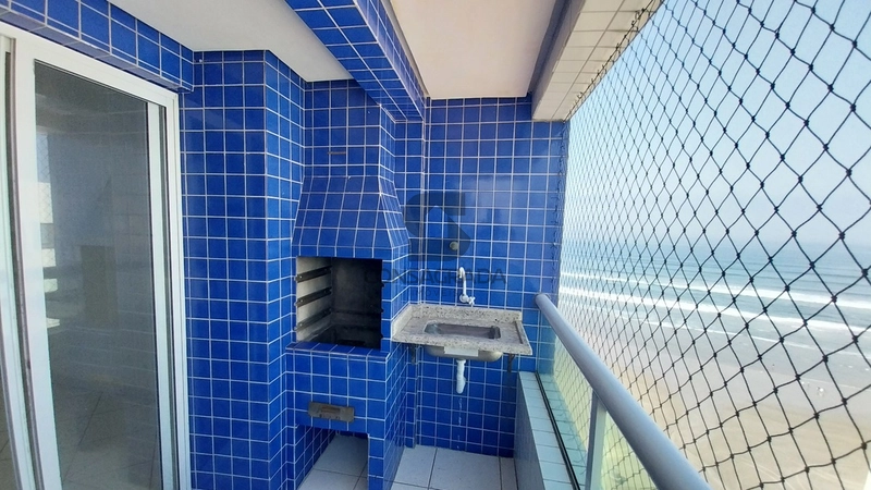 Apartamento na Praia Grande no Bairro  Caiçara.