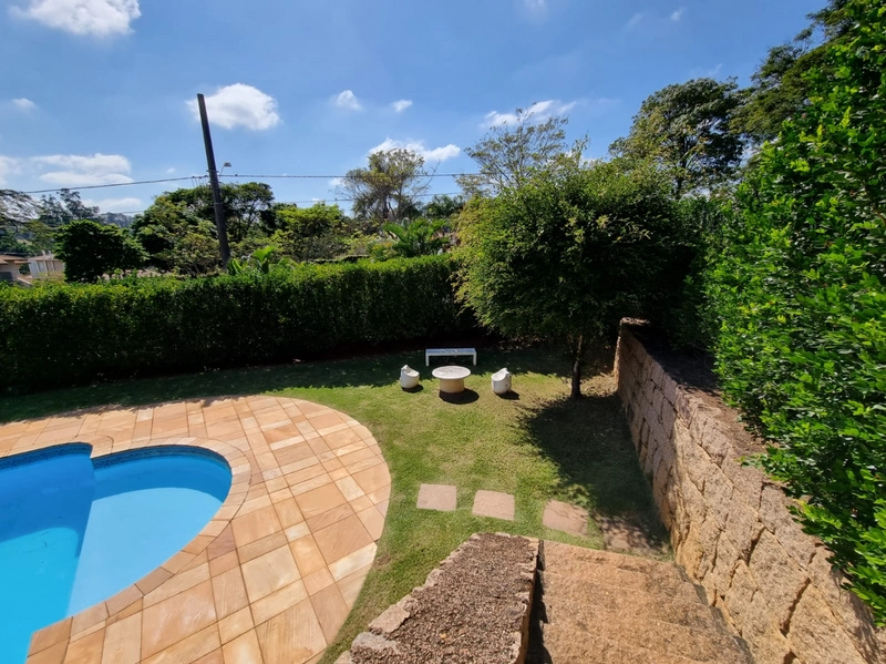 Maravilhosa casa de esquina construída com o charme dos tijolos e pedras aparent: 42ª foto da galeria de imagens do imóvel