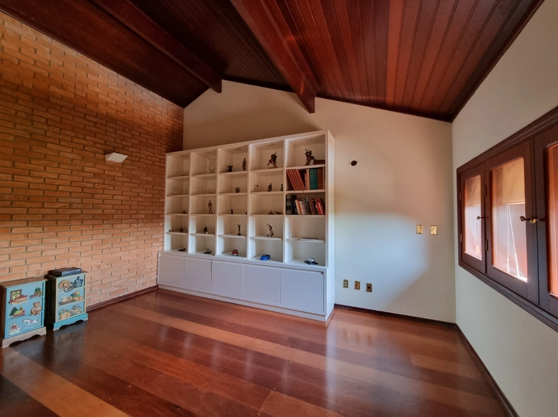Maravilhosa casa de esquina construída com o charme dos tijolos e pedras aparent: 49ª foto da galeria de imagens do imóvel