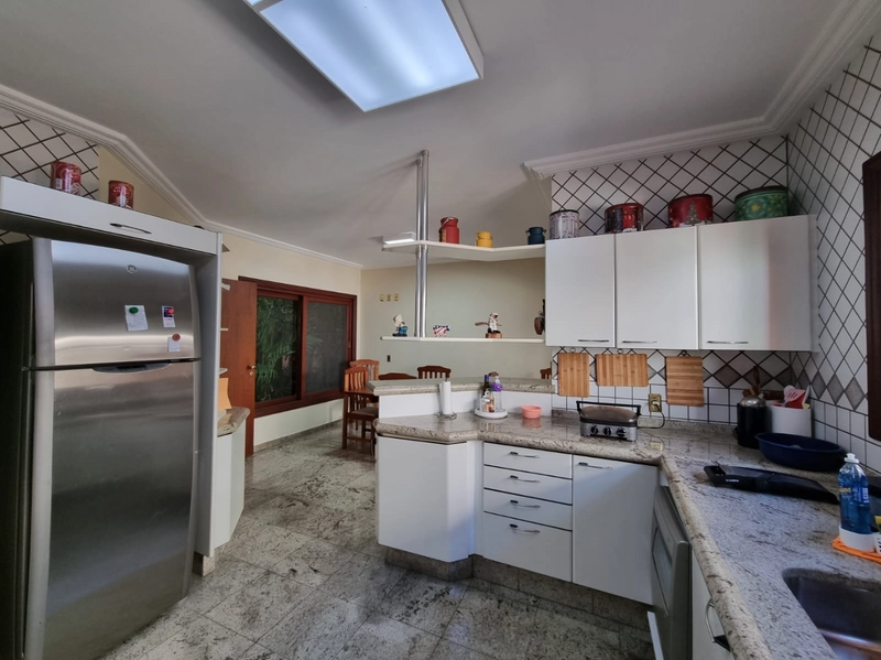 Maravilhosa casa de esquina construída com o charme dos tijolos e pedras aparent: 20ª foto da galeria de imagens do imóvel