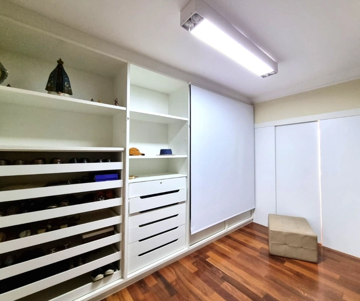 Maravilhosa casa de esquina construída com o charme dos tijolos e pedras aparent: 14ª foto da galeria de imagens do imóvel