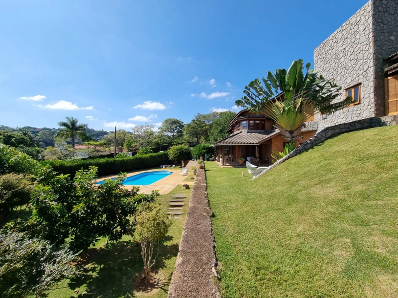 Maravilhosa casa de esquina construída com o charme dos tijolos e pedras aparent: 35ª foto da galeria de imagens do imóvel