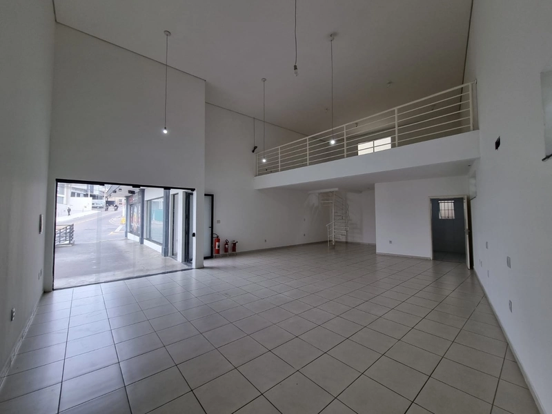 Loja térrea para locação em galeria na Capela em Vinhedo: 11ª foto da galeria de imagens do imóvel