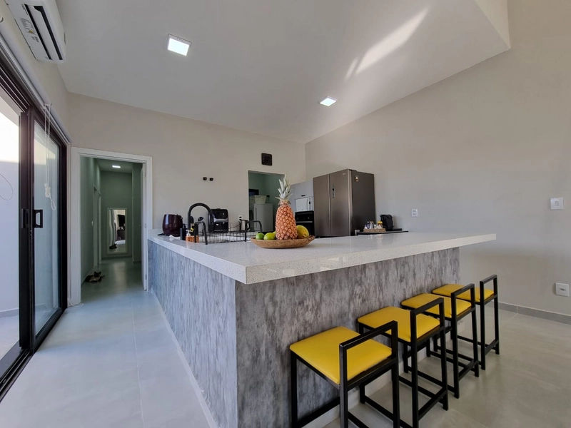 Casa térrea à venda. Com conceito moderno e em ótima localização - Bairro Pinhei: 5ª foto da galeria de imagens do imóvel