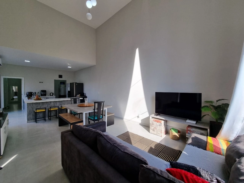 Casa térrea à venda. Com conceito moderno e em ótima localização - Bairro Pinhei: 11ª foto da galeria de imagens do imóvel