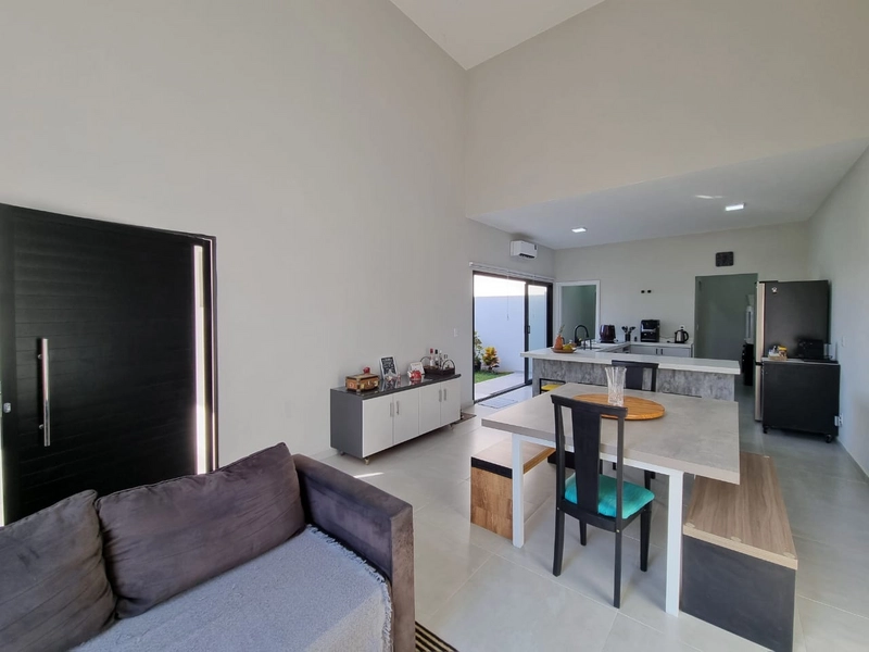Casa térrea à venda. Com conceito moderno e em ótima localização - Bairro Pinhei: 10ª foto da galeria de imagens do imóvel