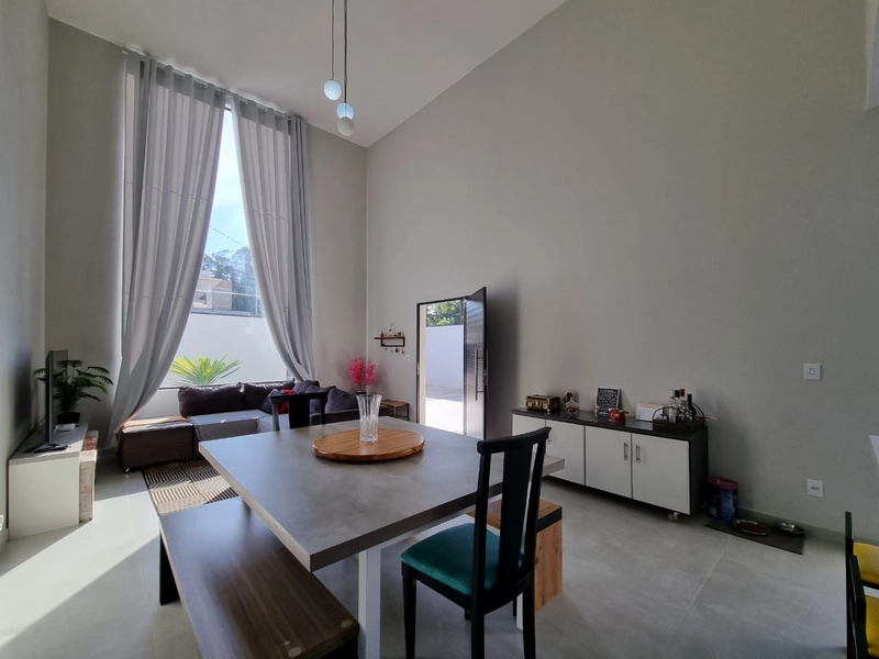 Casa térrea à venda. Com conceito moderno e em ótima localização - Bairro Pinhei: 15ª foto da galeria de imagens do imóvel