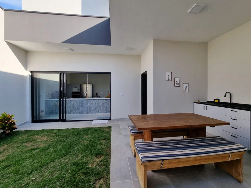 Casa térrea à venda. Com conceito moderno e em ótima localização - Bairro Pinhei: 23ª foto da galeria de imagens do imóvel