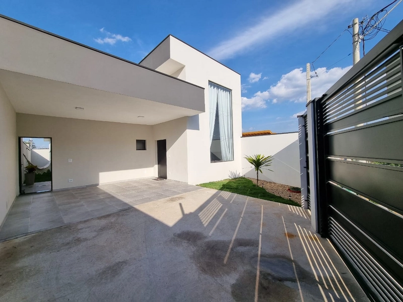 Casa térrea à venda. Com conceito moderno e em ótima localização - Bairro Pinhei: 1ª foto da galeria de imagens do imóvel