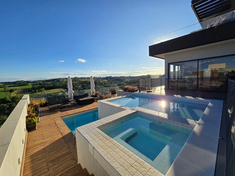 Imóvel luxuoso e novíssimo Porteira Fechada à venda em Vinhedo Toscana: 1ª foto da galeria de imagens do imóvel