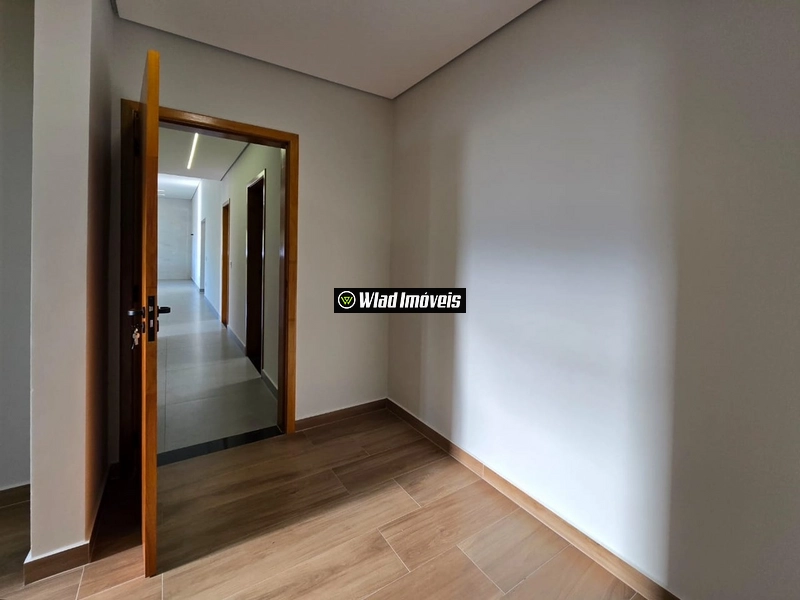 Casa térrea e nova à venda no condomínio fechado Terra Caxambu, em Jun: 32ª foto da galeria de imagens do imóvel
