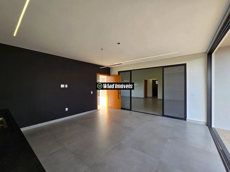 Casa térrea e nova à venda no condomínio fechado Terra Caxambu, em Jun: 16ª foto da galeria de imagens do imóvel