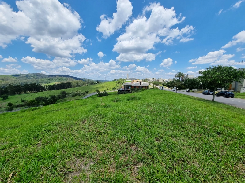 Terrenos no Condomínio Campo de Toscana para venda com 800 a 1.600 m²m, com ótim: 1ª foto da galeria de imagens do imóvel