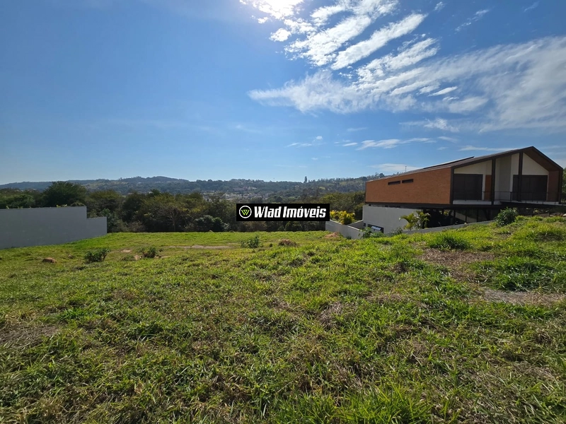 Terreno com 800 m² à venda no condomínio Recanto das Palmas em Vinhedo: 3ª foto da galeria de imagens do imóvel