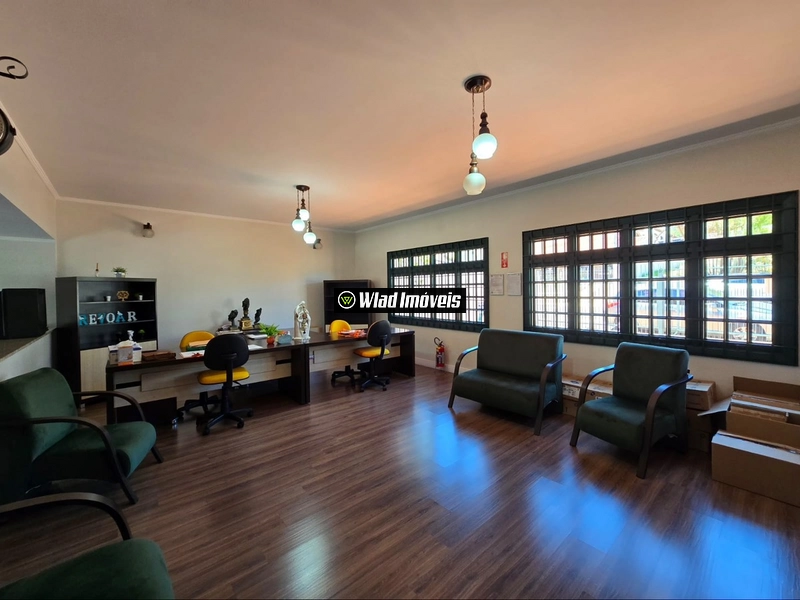 Excelente casa à venda comércio/moradia no Jardim Itália em Vinhedo: 3ª foto da galeria de imagens do imóvel