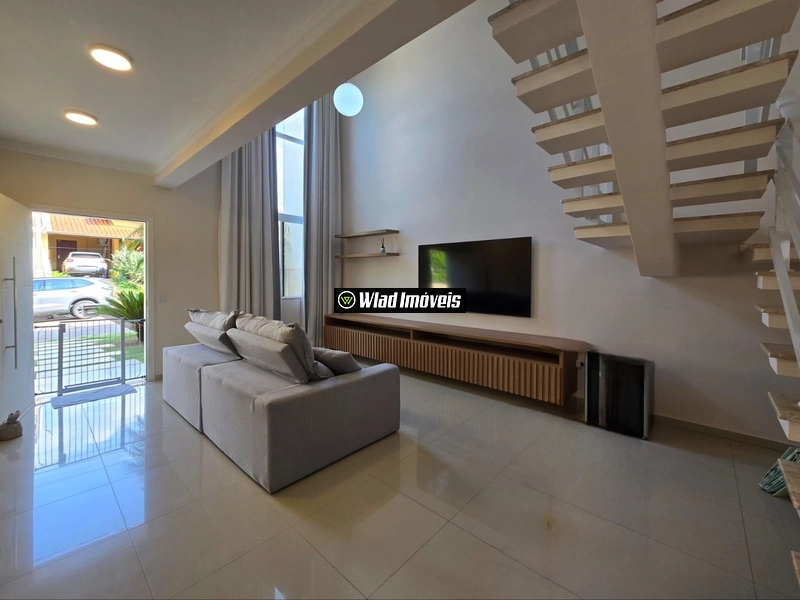 Casa moderna e semi-mobiliada à venda no Grape Village em Vinhedo: 3ª foto da galeria de imagens do imóvel