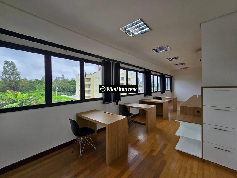 Sala/conjunto comercial para locação em região nobre de Vinhedo: 2ª foto da galeria de imagens do imóvel