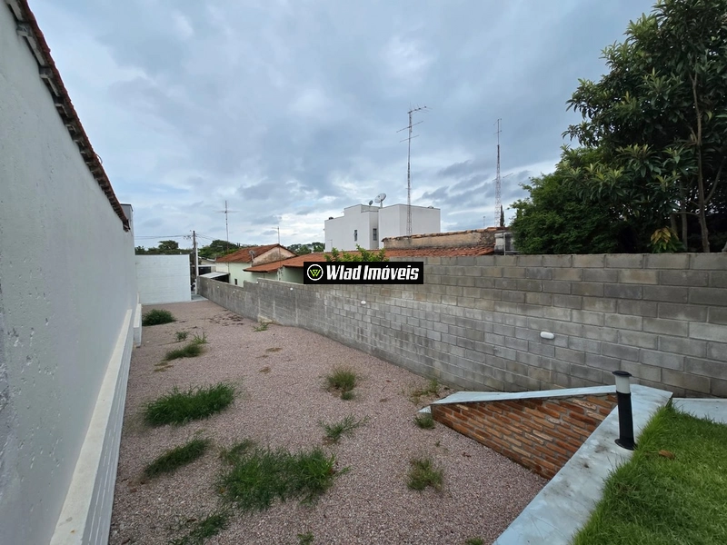 Terreno plano à venda com 261 m² em pleno centro comercial de Vinhedo: 1ª foto da galeria de imagens do imóvel