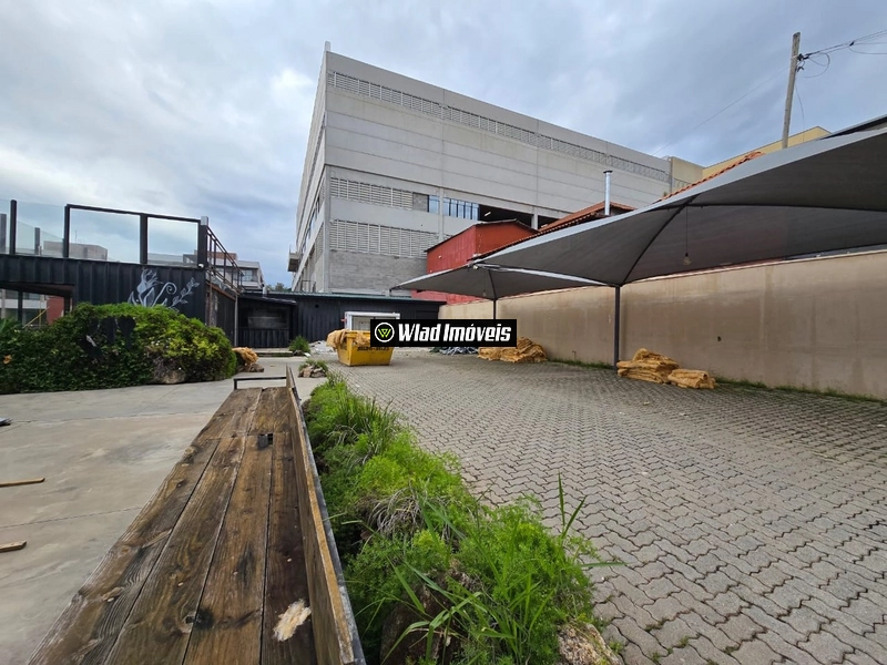 Terreno plano à venda em área comercial no Portal de Vinhedo: 2ª foto da galeria de imagens do imóvel