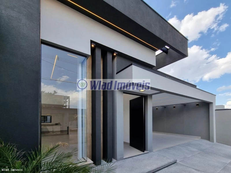 Casa para Venda em Vinhedo / SP no bairro Pinheirinho: 2ª foto da galeria de imagens do imóvel