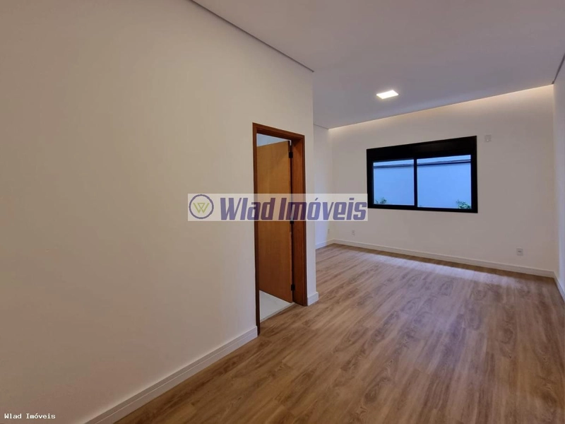 Casa para Venda em Vinhedo / SP no bairro Pinheirinho: 13ª foto da galeria de imagens do imóvel