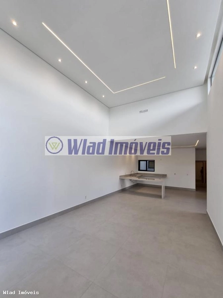 Casa para Venda em Vinhedo / SP no bairro Pinheirinho: 4ª foto da galeria de imagens do imóvel