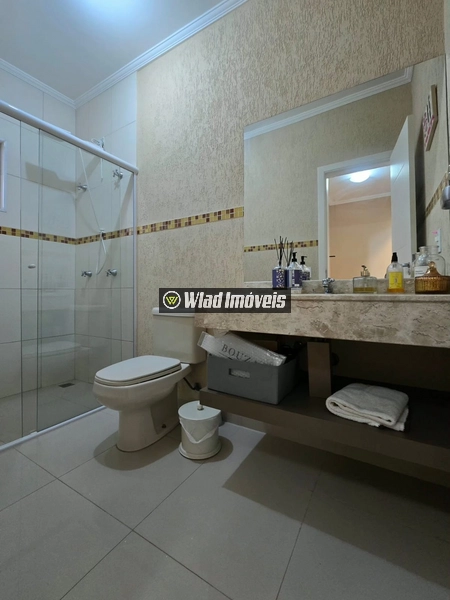 Casa espaçosa à venda no Condomínio Terras de São Francisco em Vinhedo: 6ª foto da galeria de imagens do imóvel
