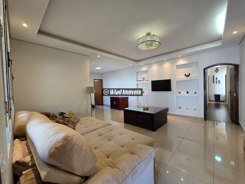 Casa térrea venda 298 m² 4 quartos piscina em Vinhedo SP: 1ª foto da galeria de imagens do imóvel