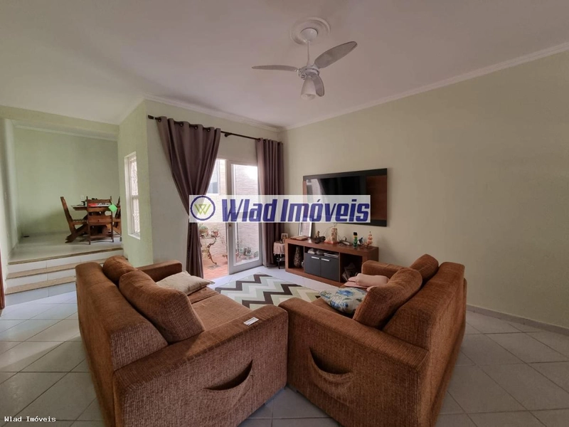 Casa para Venda em Vinhedo / SP no bairro Jardim Mirian: 15ª foto da galeria de imagens do imóvel