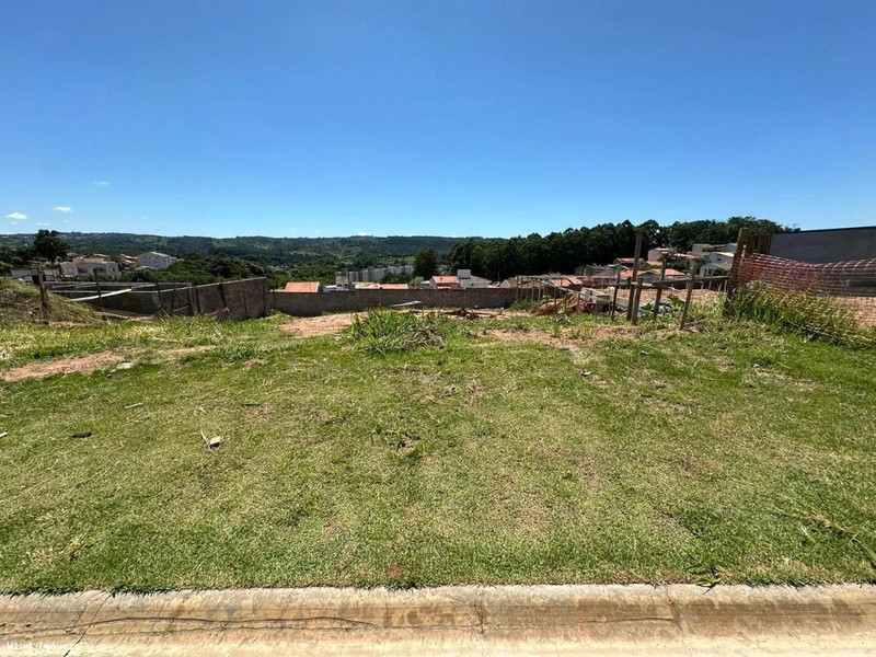 Terreno em Condomínio para Venda em Valinhos / SP no bairro Vila Pagano: 1ª foto da galeria de imagens do imóvel