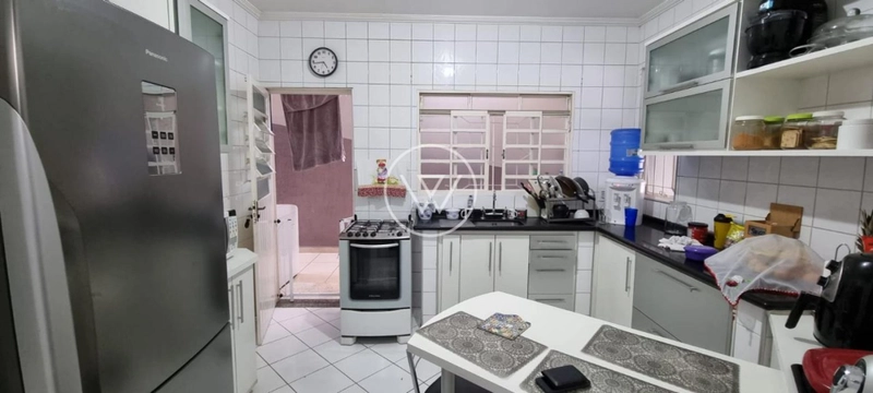 Casa para Venda em Valinhos / SP no bairro Jardim das Vitórias Régias: 14ª foto da galeria de imagens do imóvel
